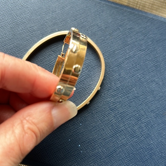 10K Gold Bracelet and Earring Set with Cartier Styling - Picture 12 of 12